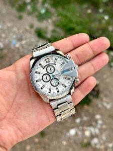 First Copy Diesel 10 Bar Silver & White DZ4318 Watch for Men First Copy Diesel 10 Bar Silver & White DZ4318 Watch for Men